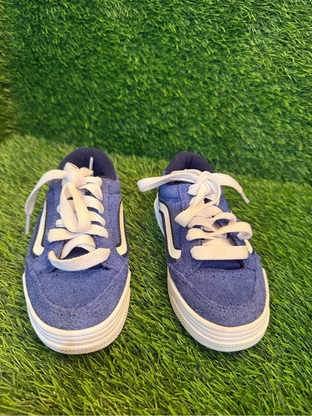 Vans men’s blue suede oversized Laces puffed up 90’s look Skate Shoe new 10.5